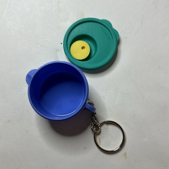 Vintage Tupperware Crystal Wave Soup Bowl Key Chain - Picture 4 of 4